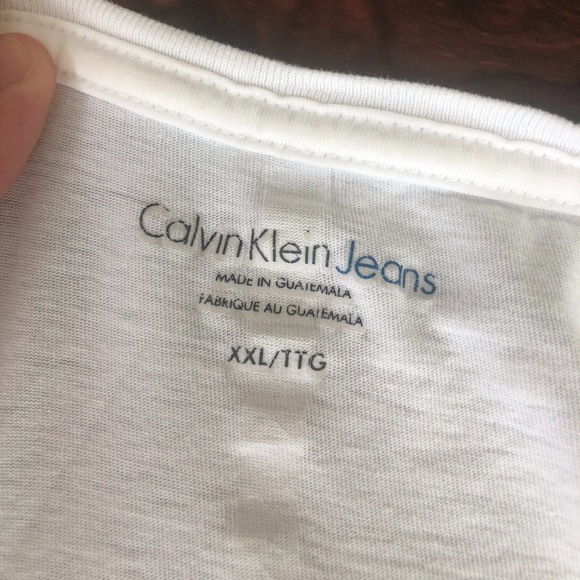 Calvin Klien t Shirt - Picture 3 of 5